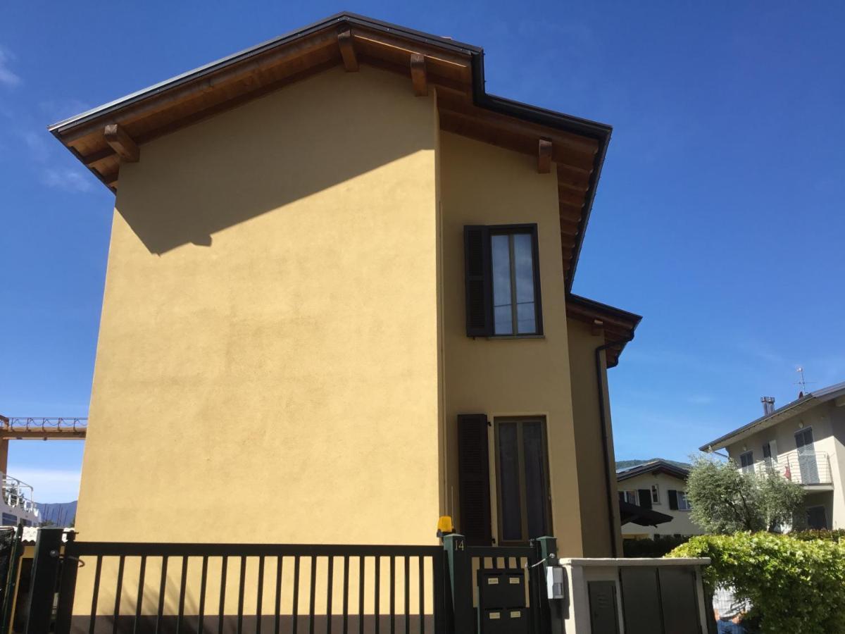 Comolakehome A Due Passi Dal Lago Dervio Exterior photo